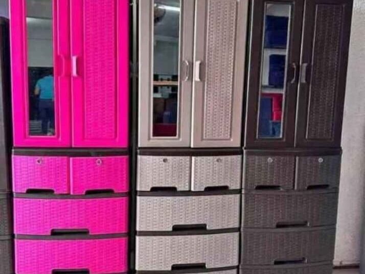 Ropero moderno multicolor